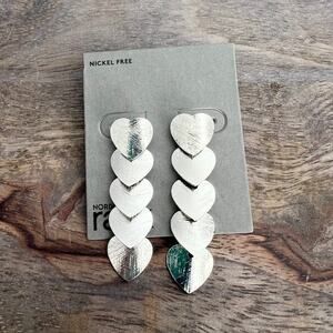 🍭6/$30 New Nordstrom Metallic Silver Tone Cascade Heart Post Earrings